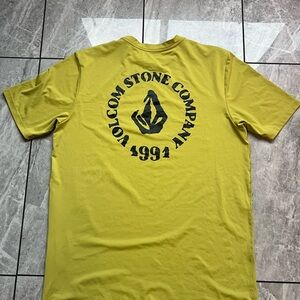 Volcom Stone Company 1991 Men’s Yellow Anti-Uv 50+ UPF Graphic Print T Shirt L